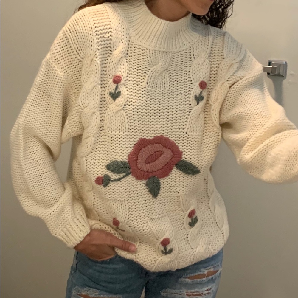 80s Vintage floral embroidered mock neck sweater